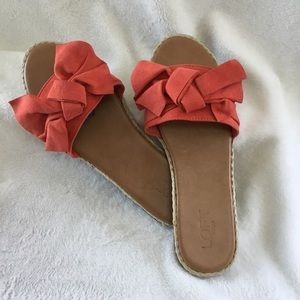 ~LOFT~ ORANGE  SLIP ON STRAPLESS FLAT SANDALS WITH HUGE BOW~